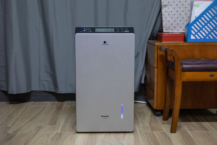 體驗 Panasonic變頻省電雙科技除濕機 F-YV50LX，讓全家人一起美好生活