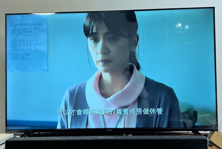 開箱一下奇美新電視+送的電烤盤