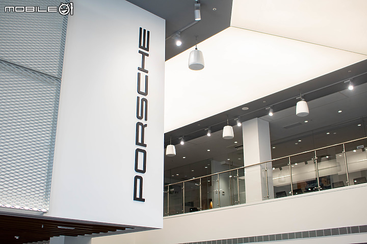 【採訪】台南保時捷中心正式開幕，展間融入Destination Porsche設計概念、911 GT2 RS Clubsport驚喜現身！