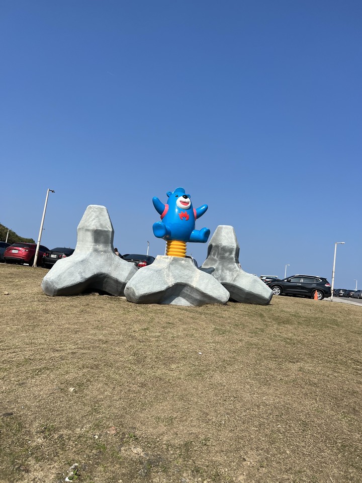 【小惡魔好玩兔U】從中午到夜伴星辰，築間幸福鍋物 基隆潮境公園店，一起來吃鍋吧