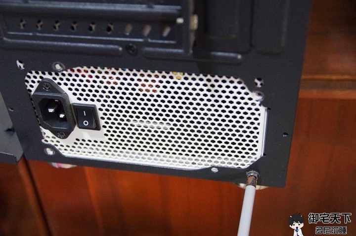 開箱|【accuwitt】GRAND RIGID GT850GF - 超美電供界紅色彗星,ATX 3.0 次世代電源供應器!