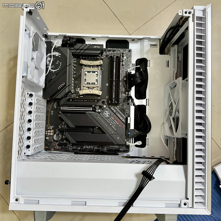 [心得]十年一換 AMD 7950X與MSI B650 Carbon
