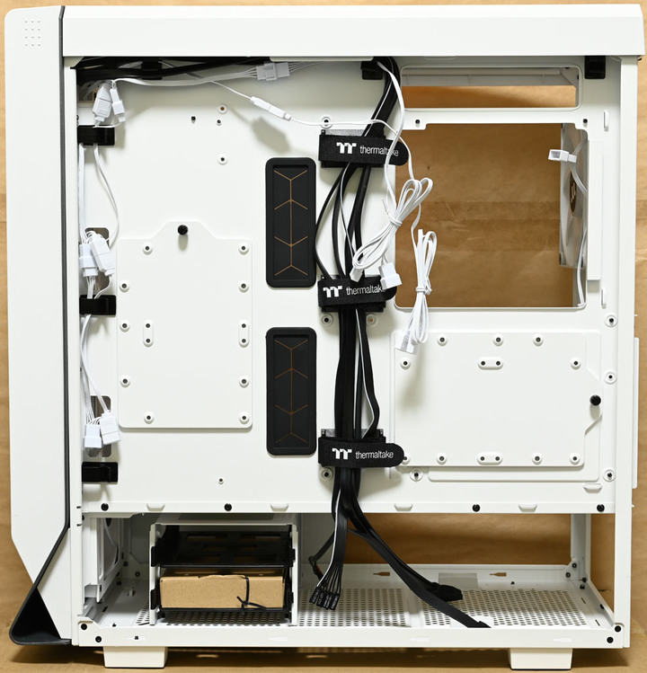 thermaltake勁透Ceres 500 TG ARGB機殼開箱