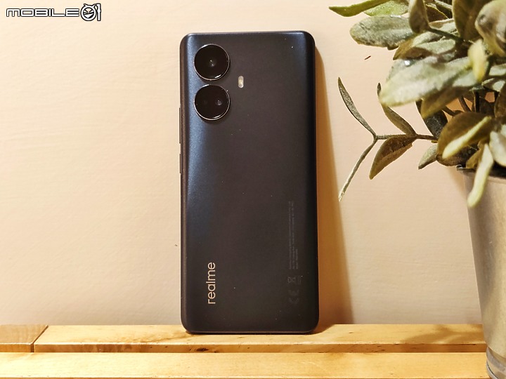 點我看大圖 realme 10 Pro+深度開箱使用心得 – 高質感超窄邊框螢幕,精緻輕巧的輕旗艦手機
