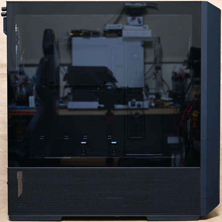 LIAN LI聯力LANCOOL 216 RGB機殼開箱