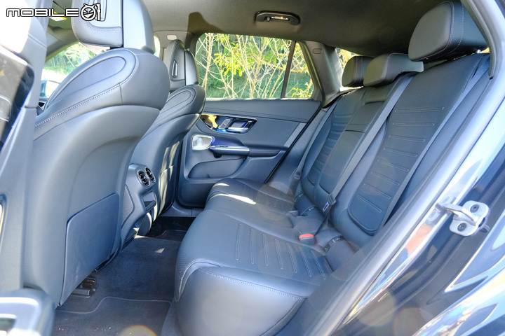 Mercedes-Benz GLC300 4MATIC試駕|實力全面進化精彩可期!