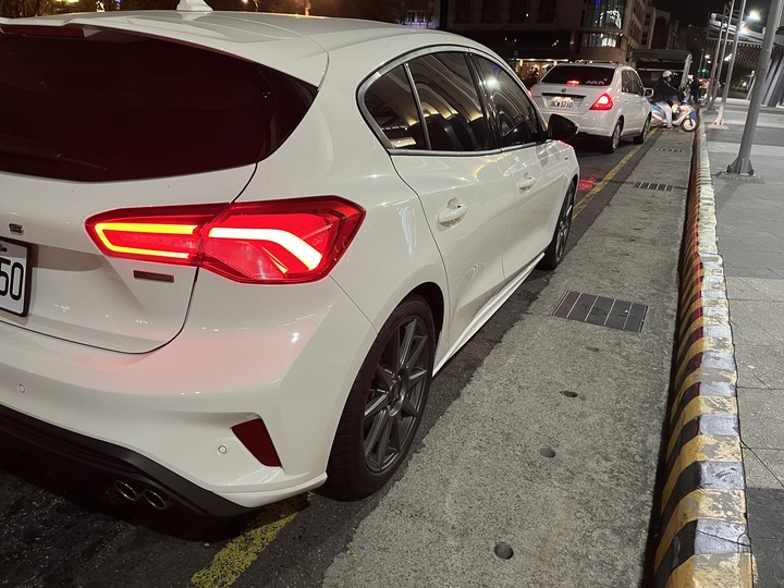 人生第一次買ford focus