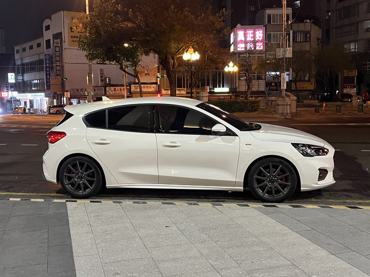 人生第一次買ford focus