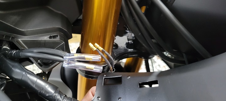 點我看大圖 開箱分享 新車 R15V4 飛樂M92 前後行車紀錄器