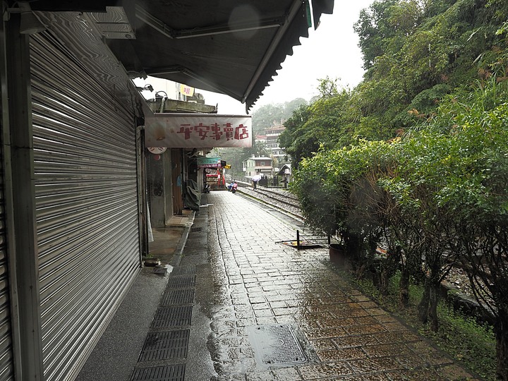 菁桐車站與老街、平溪車站與老街、平溪公園頂歷史建築群、十分車站與天燈鐵道街,及各站間DR1000型柴油客車搭乘紀錄 — 「鐵道旅行•幸福美好111」紀念章戳收集紀錄之平溪支線