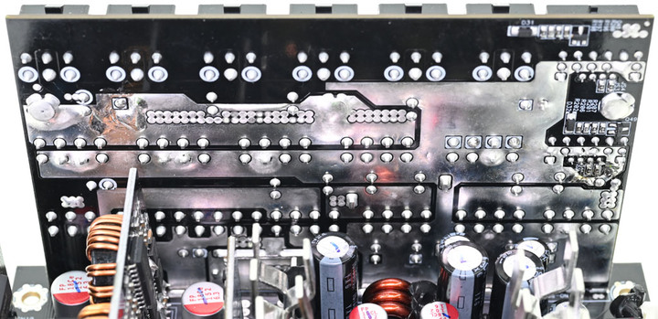 thermaltake TOUGHPOWER GF3 1650W金牌全模組化電源開箱