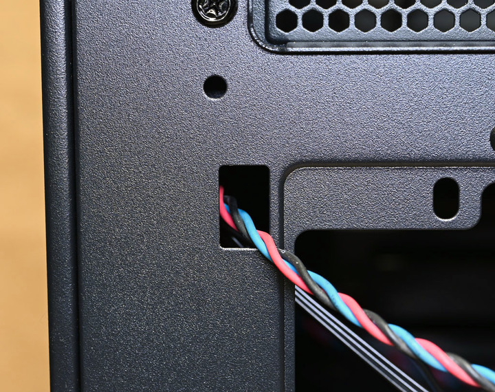 LIAN LI聯力LANCOOL 216 RGB機殼開箱