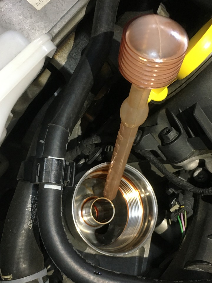 6年 Golf R 更換 Motul 300V 與 DSG 滲油回顧