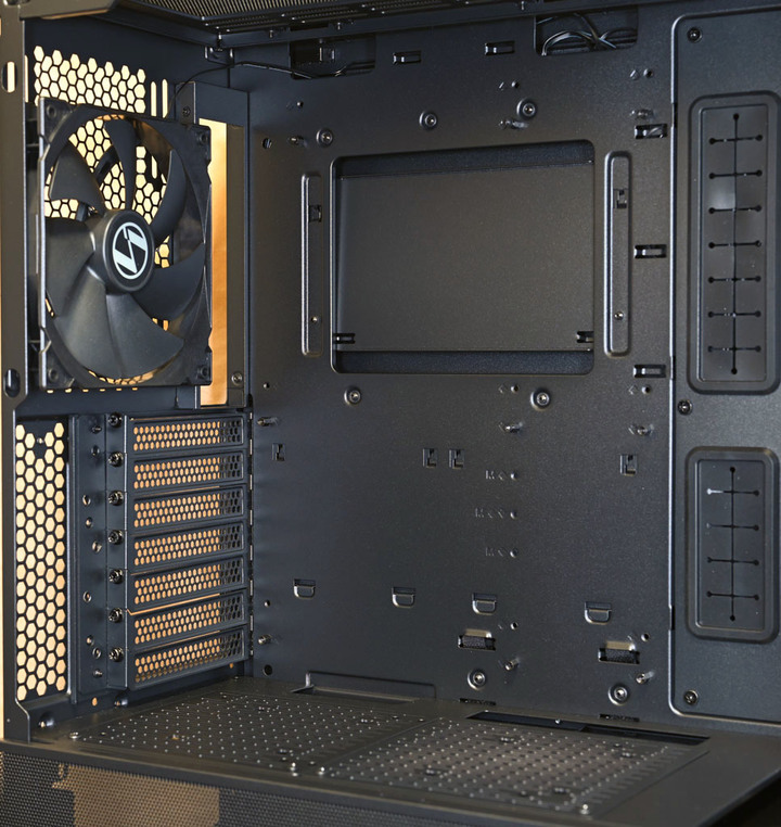 LIAN LI聯力LANCOOL 216 RGB機殼開箱