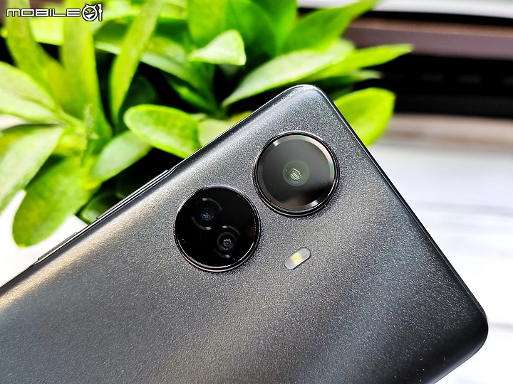 點我看大圖 realme 10 Pro+深度開箱使用心得 – 高質感超窄邊框螢幕,精緻輕巧的輕旗艦手機