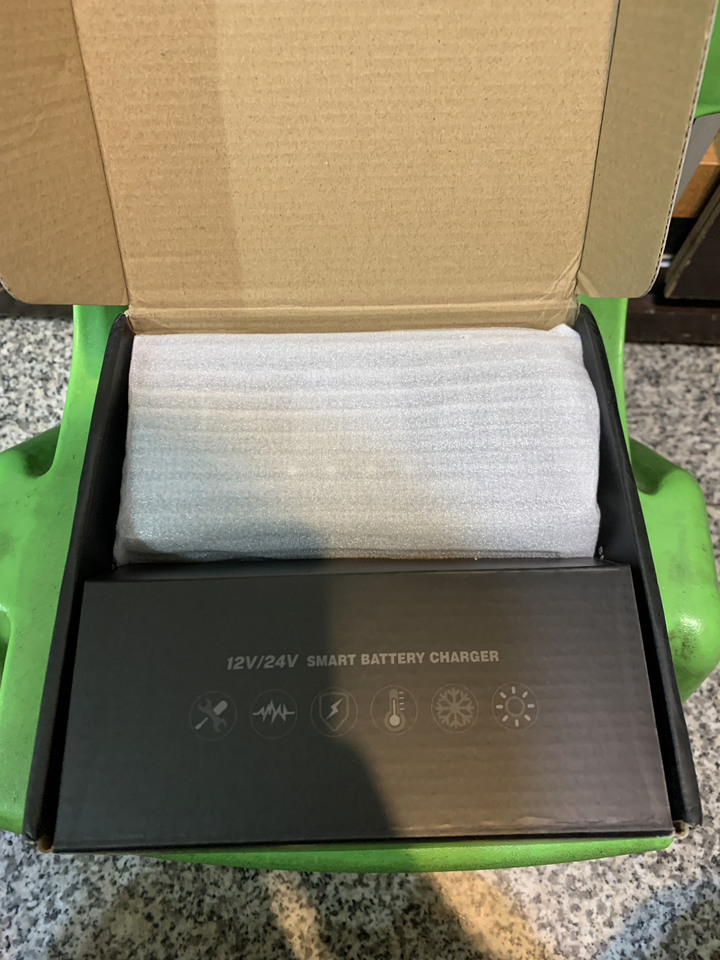 點我看大圖 蝦皮境外電池充電器開箱大烙賽