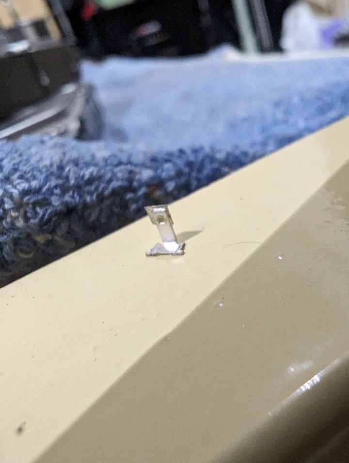 拆電腦的時候發現的脫落的小東西