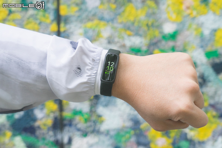 Fitbit Sense 2進階智慧腕錶開箱|科技配置再進化 價格調降是最大亮點!