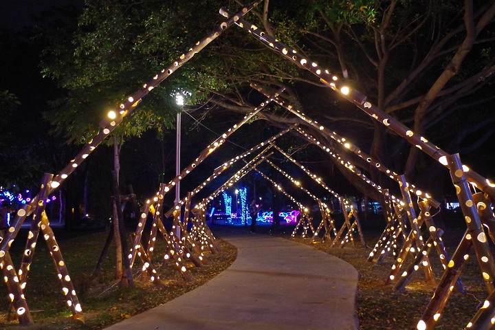 【小惡魔好玩兔U】 屏東燈會之萬年溪燈區