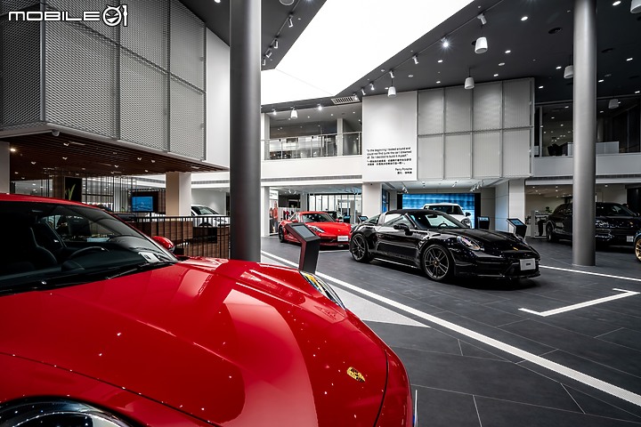 【採訪】台南保時捷中心正式開幕，展間融入Destination Porsche設計概念、911 GT2 RS Clubsport驚喜現身！