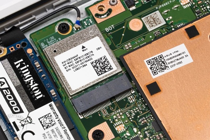 ASUS E210 「小輕新」筆電開箱評測:雙核 4GB 記憶體不到 8,000 元能做啥?