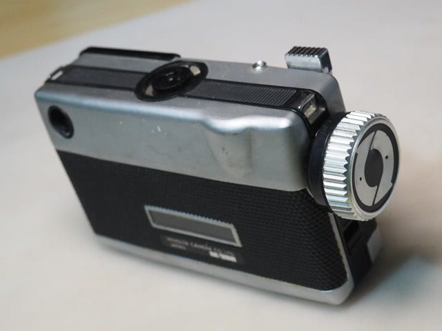 Minolta Autopak 800 獨特的底片相機.