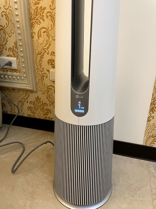 LG PuriCare AeroTower 三合一風革機 —試用一個月後母親大人說要買一台回家