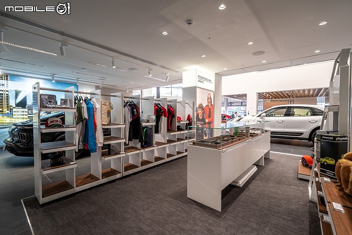 【採訪】台南保時捷中心正式開幕，展間融入Destination Porsche設計概念、911 GT2 RS Clubsport驚喜現身！