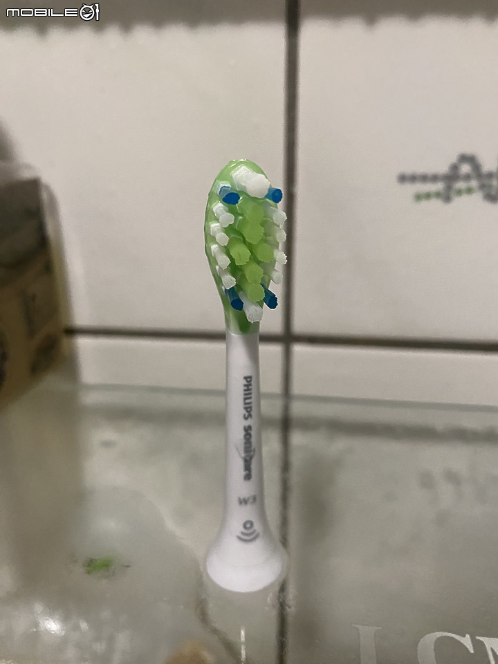 開箱分享｜體驗飛利浦Sonicare鑽白極淨智能鑽石機 | HX9924 ，感受集質感、輕巧、方便、好用於一身的刷牙神機