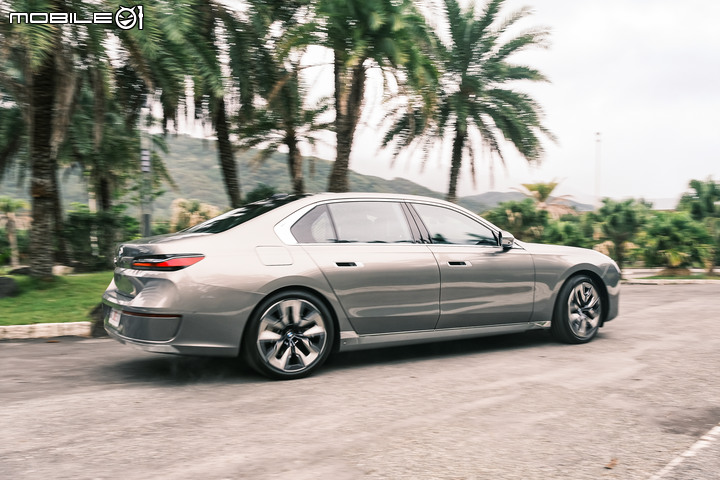 BMW 7系列大改款 (G70) 740i 試駕|展現科技與豪華的高標旗艦!