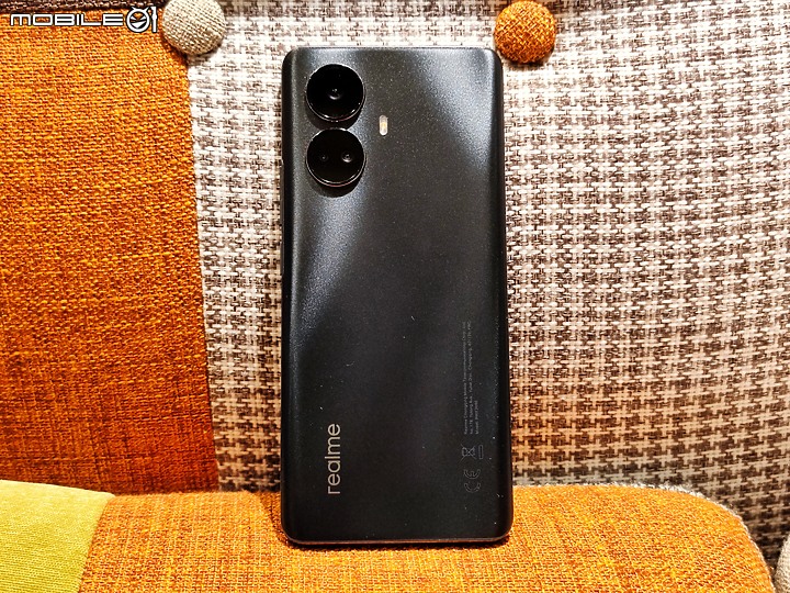 點我看大圖 realme 10 Pro+深度開箱使用心得 – 高質感超窄邊框螢幕,精緻輕巧的輕旗艦手機