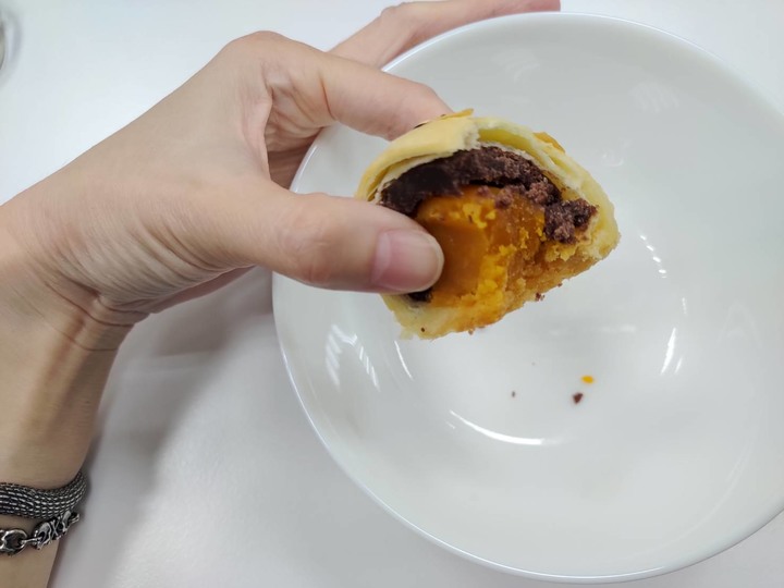 【小惡魔好玩兔U】【食記】ProfounD.深刻甜點工作室-柴犬蛋黃酥