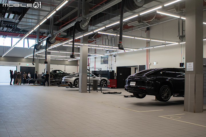 【採訪】台南保時捷中心正式開幕，展間融入Destination Porsche設計概念、911 GT2 RS Clubsport驚喜現身！