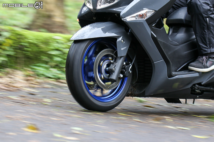 SUZUKI Burgman 400 TCS 版試駕|舒適就從引擎啟動那一刻開始