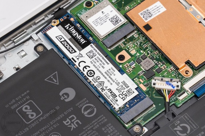 ASUS E210 「小輕新」筆電開箱評測:雙核 4GB 記憶體不到 8,000 元能做啥?