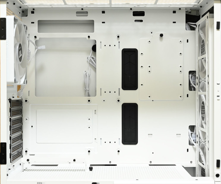 thermaltake勁透Ceres 500 TG ARGB機殼開箱