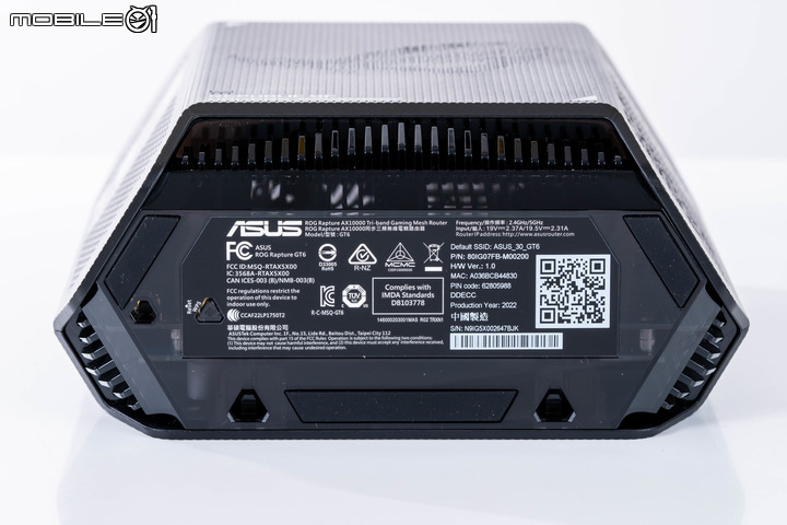 ROG Rapture GT6 電競 Mesh 無線分享器開箱試用 以炫目造型以及遊戲特化功能提供大範圍網路覆蓋