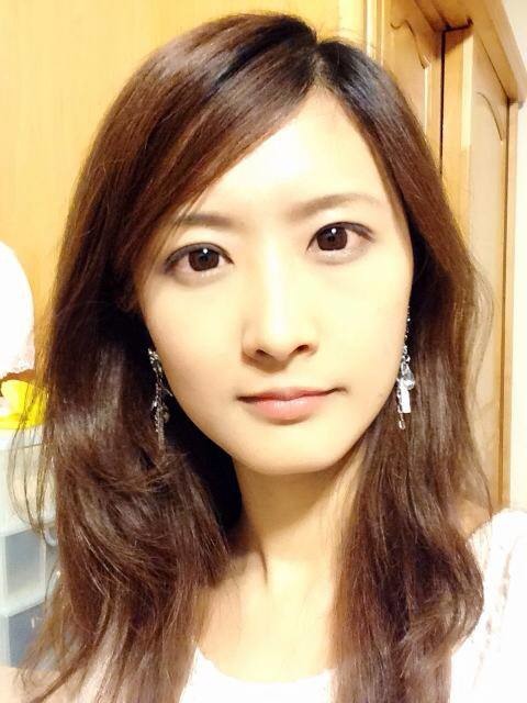 我系上的學姊 是系花喔 很美的 !!