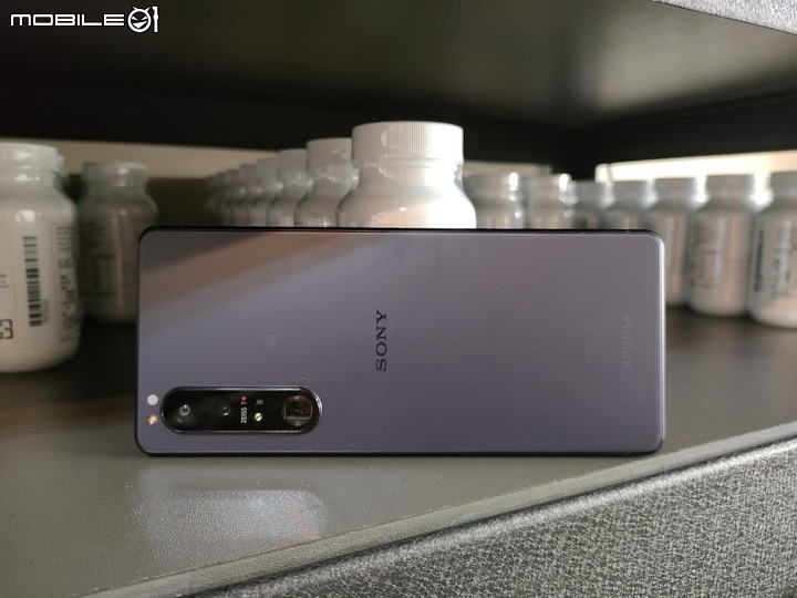 簡單心得分享 realme GT Neo3T 暗影黑 8G 256G 公務及影音使用，已經有釋出 android 13 了。