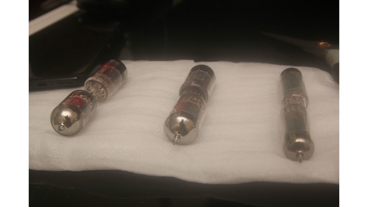 (開箱分享)BRZHiFi 和田茂真空管前級+EL34 真空管功放