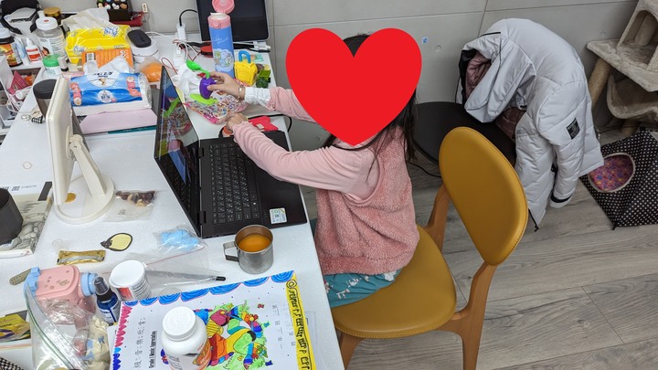 春節旅遊/寫文章/參加Mobile01活動/女兒上網課, 到哪都靠它 - HP 極羨創作、娛樂、翻轉系列筆記型電腦 - Envy x360 15 by 甜的蛤仔肉