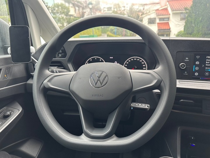 新貨車開箱 Caddy Cargo 六速手排後雙開門~爽