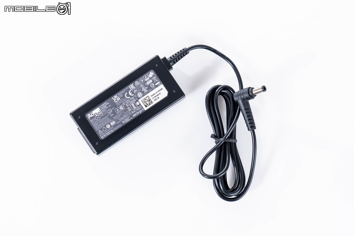 ROG Rapture GT6 電競 Mesh 無線分享器開箱試用 以炫目造型以及遊戲特化功能提供大範圍網路覆蓋