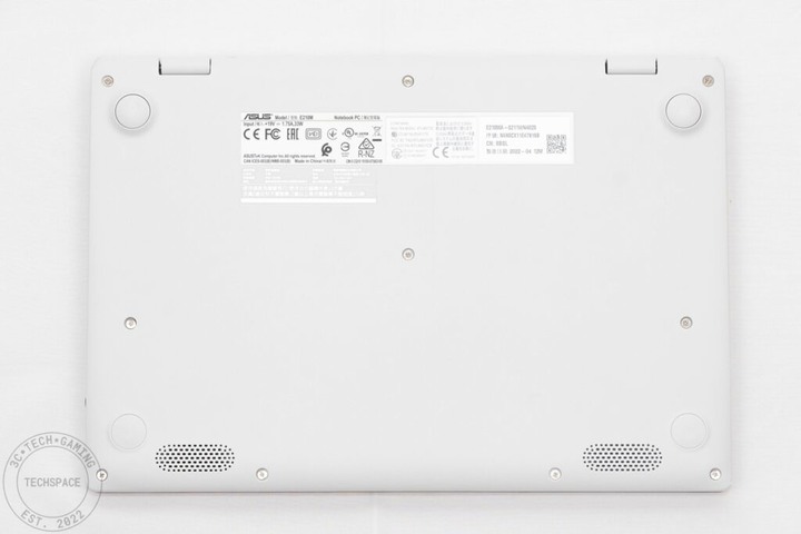 ASUS E210 「小輕新」筆電開箱評測:雙核 4GB 記憶體不到 8,000 元能做啥?