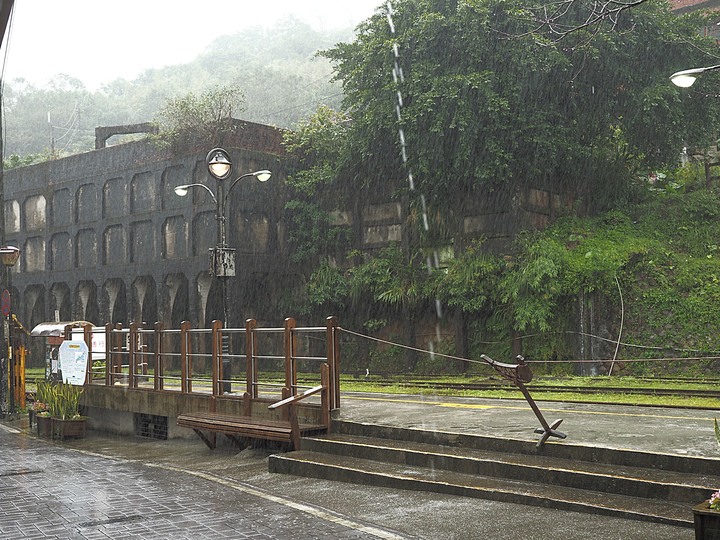 菁桐車站與老街、平溪車站與老街、平溪公園頂歷史建築群、十分車站與天燈鐵道街,及各站間DR1000型柴油客車搭乘紀錄 — 「鐵道旅行•幸福美好111」紀念章戳收集紀錄之平溪支線