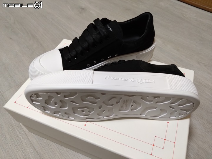 ALEXANDER MCQUEEN 黑色厚底帆布鞋