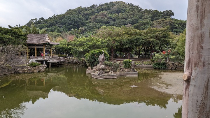 【小惡魔好玩兔U】初三走春 - 廚窗港點士林官邸店 / 雙溪公園 / 大直美麗華百樂園巧遇糖果魔法森林巨無霸氣墊遊樂場