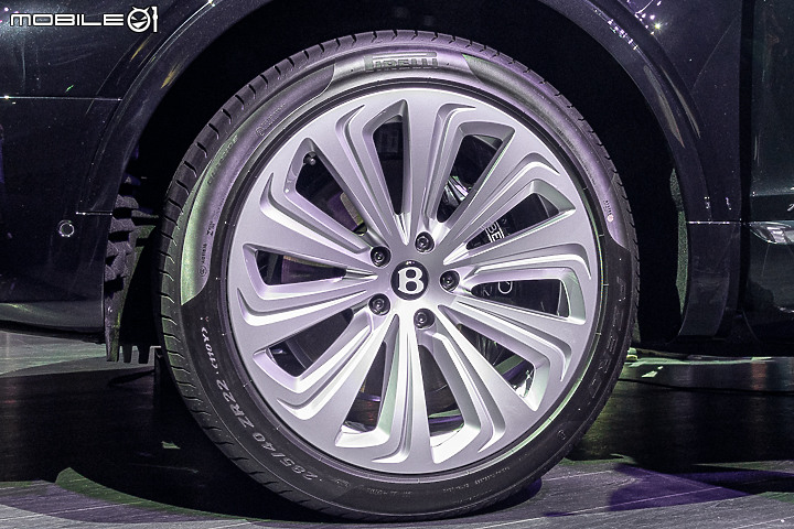 【採訪】Bentley Bentayga EWB 長軸旗艦 1380 萬元起正式登場,另提供 1550 萬元之「Azure」車型!