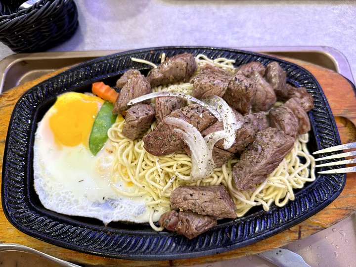 【小惡魔好玩兔U】🐰【食記】靚牛排讓你在太空享受科幻餐點@新竹竹北