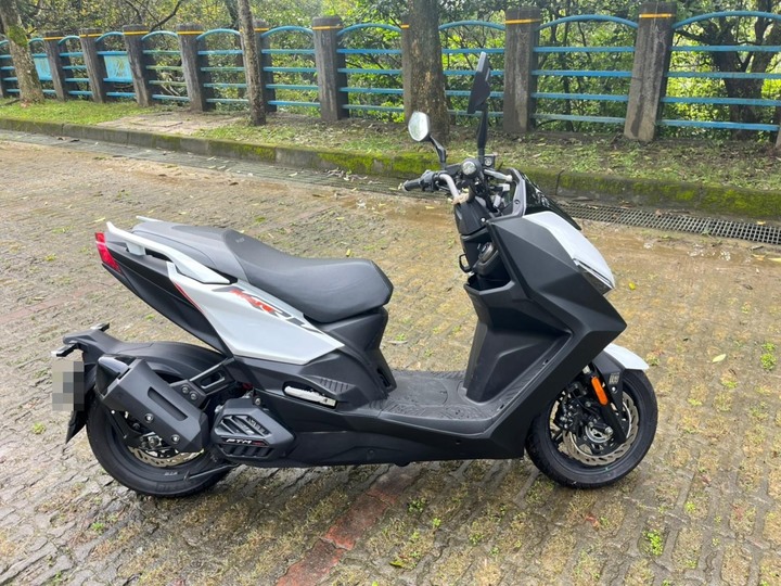 買KRV MOTO跟老婆約會